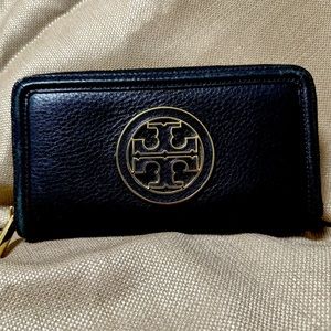Tory Burch wallet